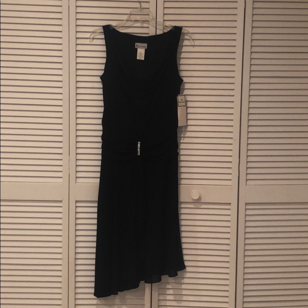 Black sleeveless dress